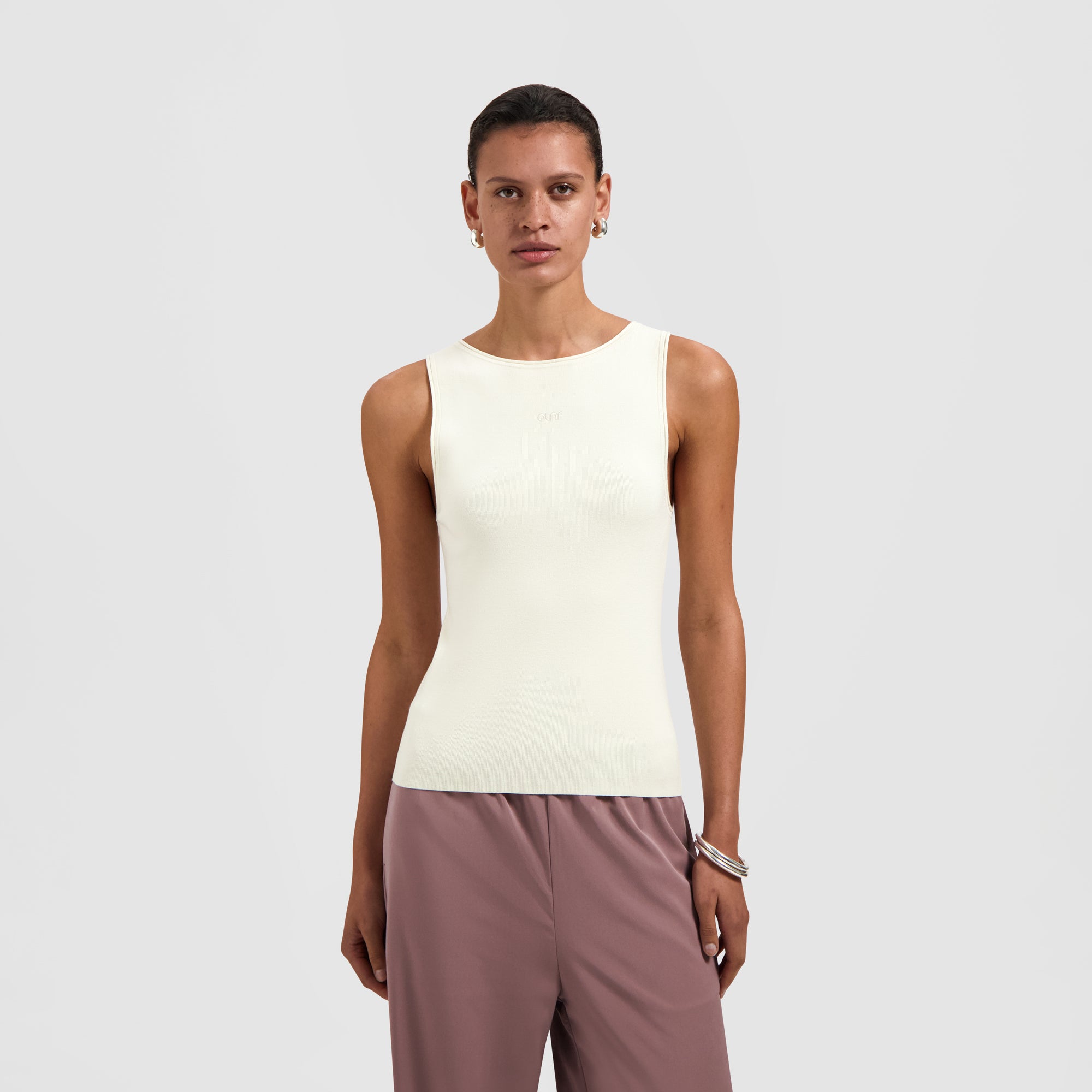 Retro Logo Sleeveless Knit - Off-White