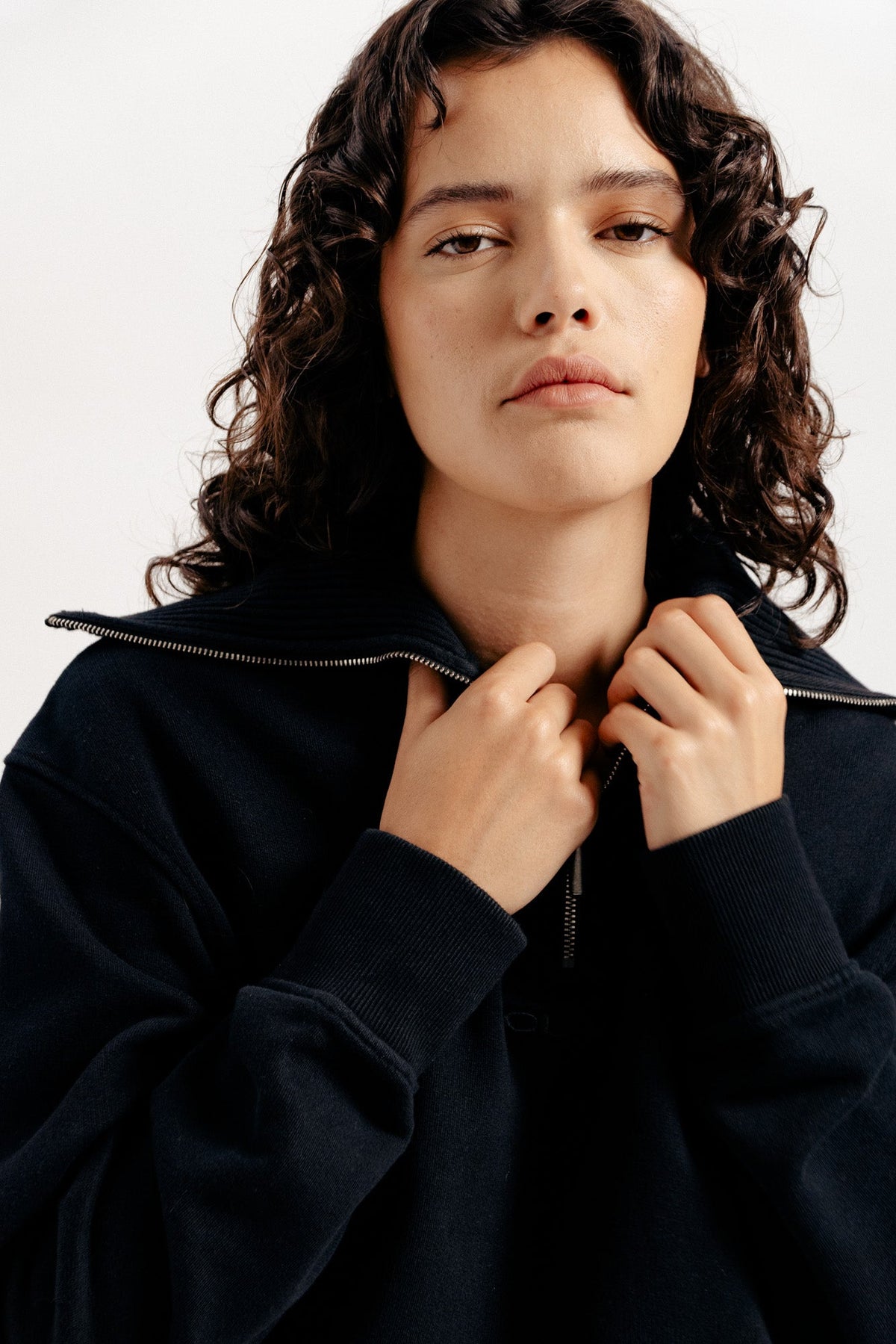 OLAF WMN RIB ZIP MOCK | BLACK