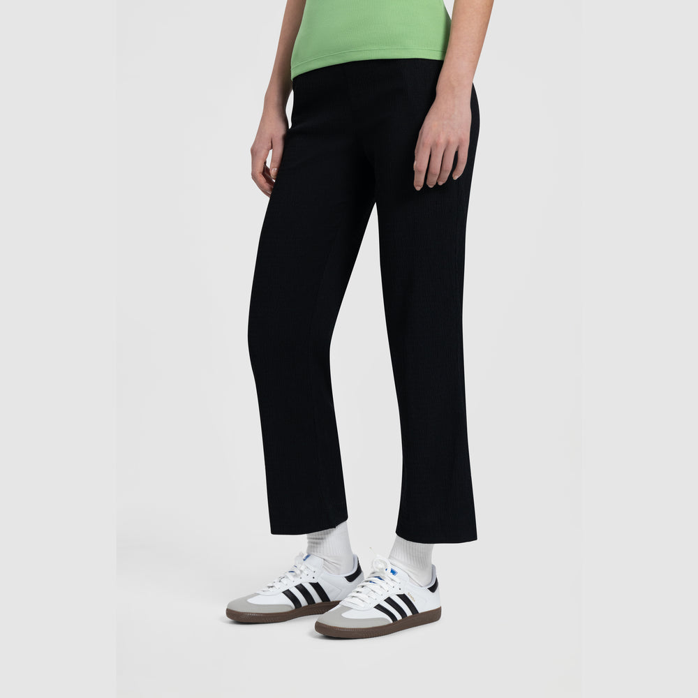 WMN Seersucker Slim Trousers - Black
