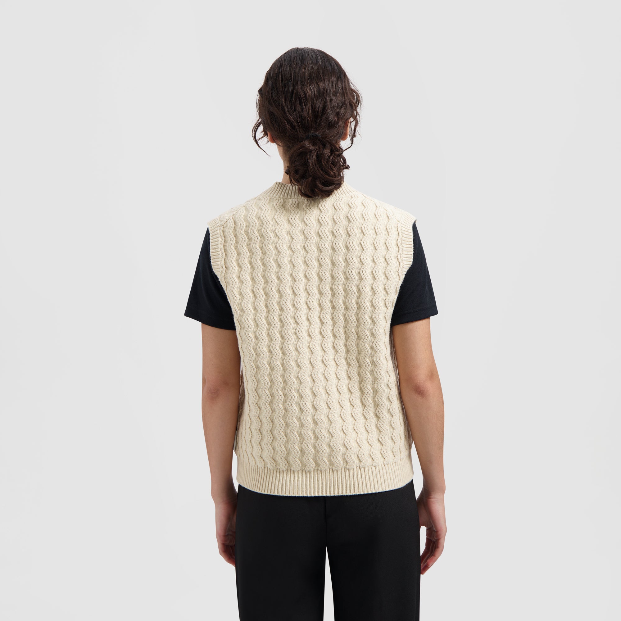 WMN Wavy Knit Vest - Off White