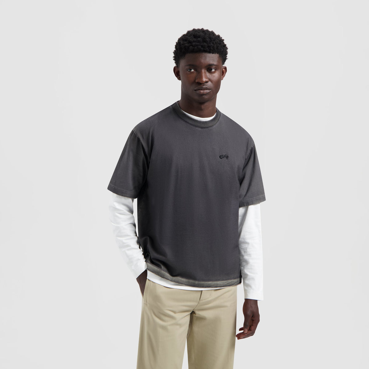 PIGMENT SPRAY TEE | CHARCOAL
