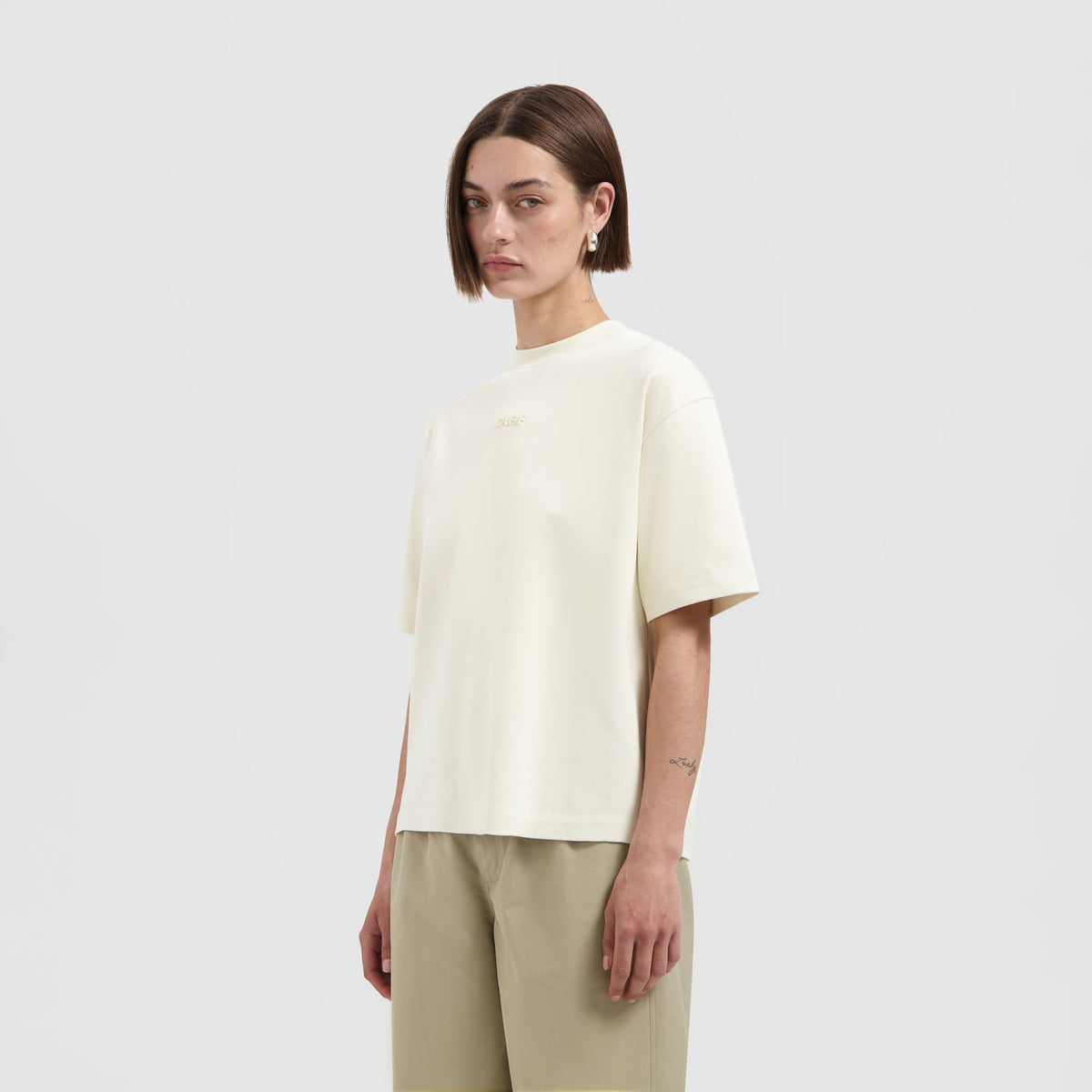 RETRO LOGO BOXY TEE | OFF WHITE