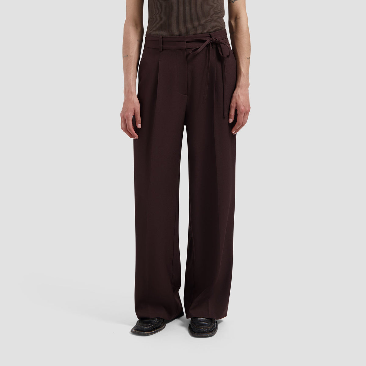 TAILORED TROUSERS | HOT FUDGE