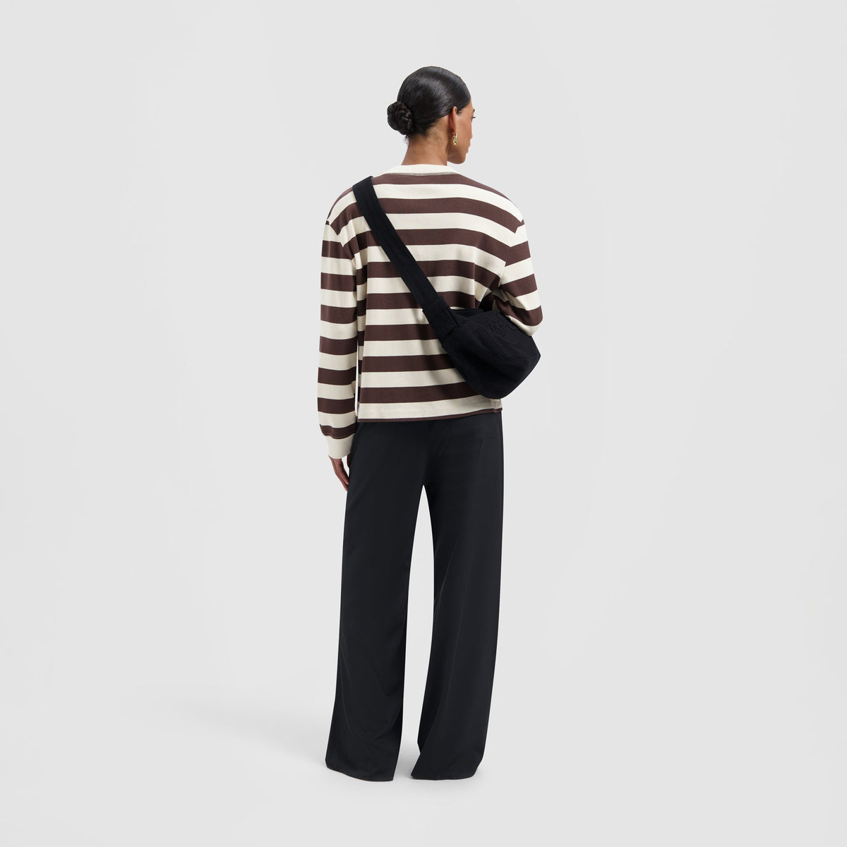 STRIPED RIB RETRO LOGO CREWNECK | HOT FUDGE / OFF-WHITE