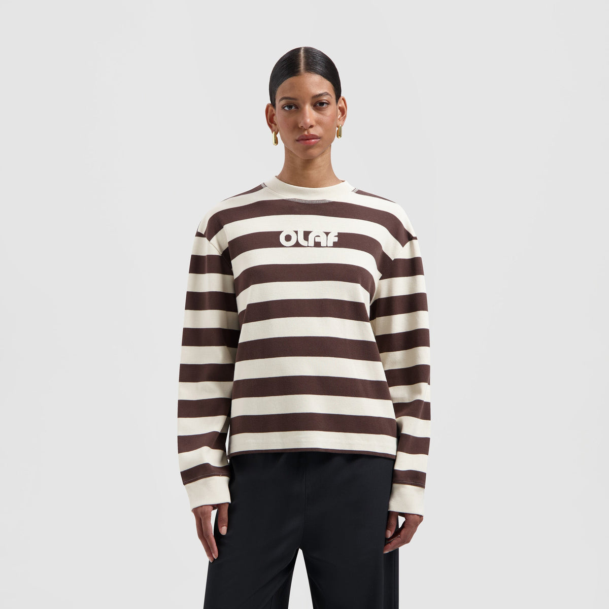 STRIPED RIB RETRO LOGO CREWNECK | HOT FUDGE / OFF-WHITE