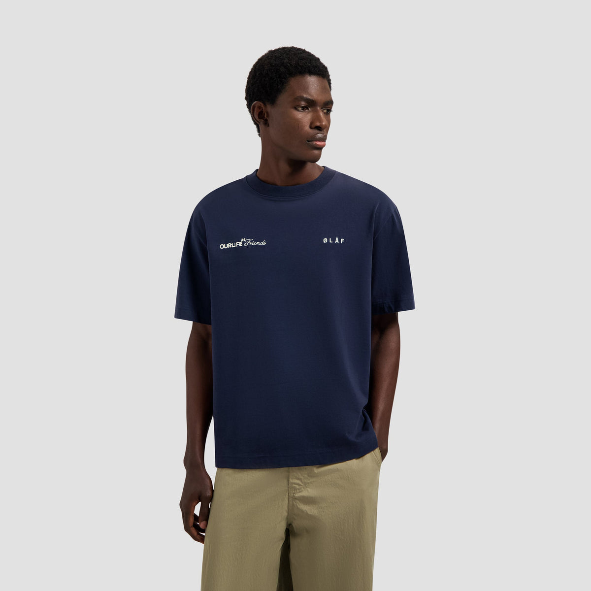SCRIPT FRIENDS BOXY TEE | NAVY