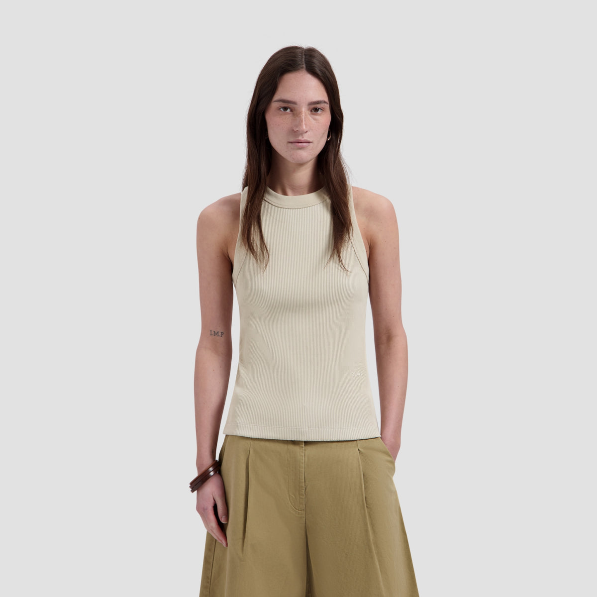 RETRO LOGO RIB TANK TOP | CEMENT