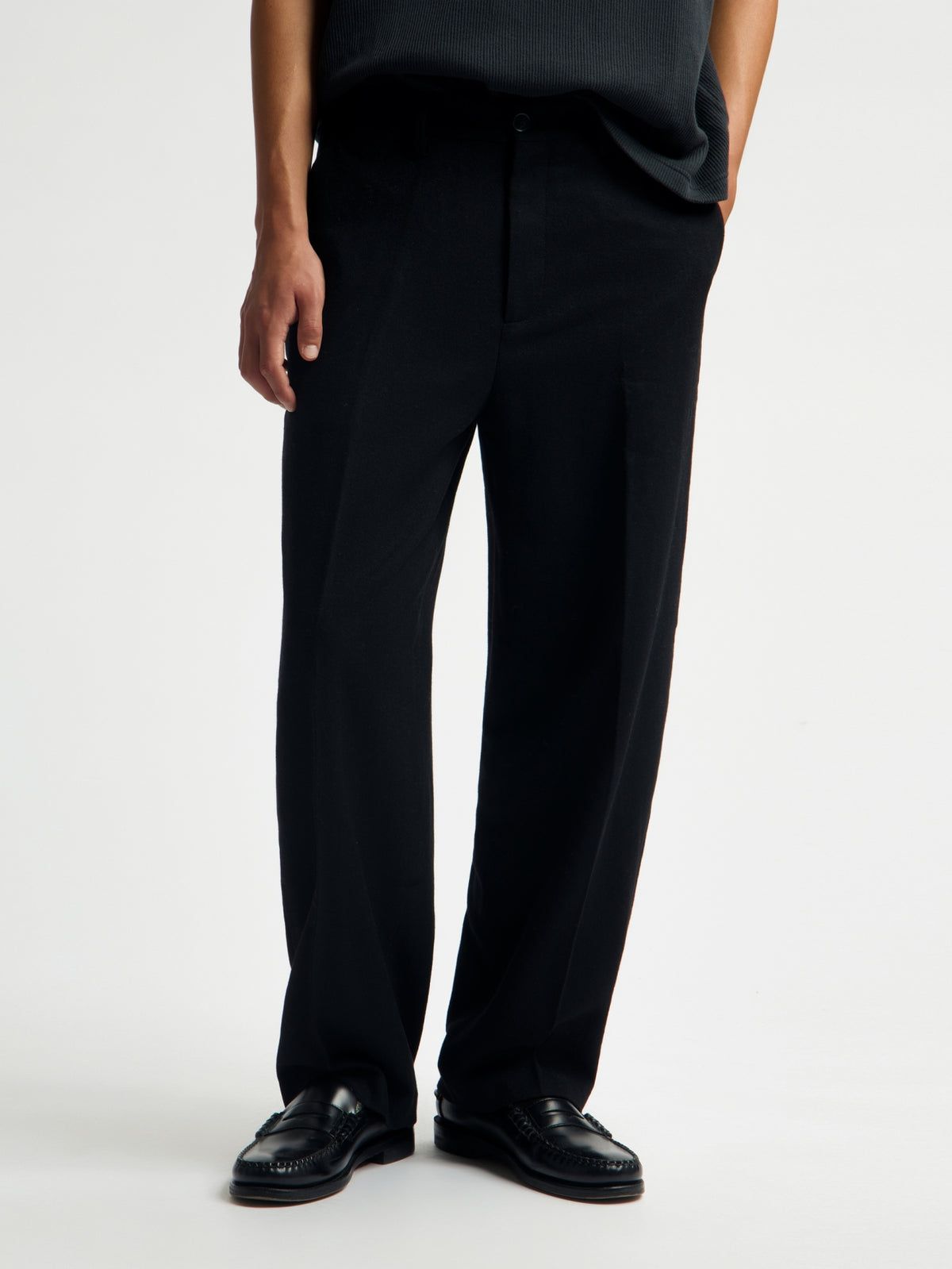 WOOL BARREL LEG PANT | BLACK